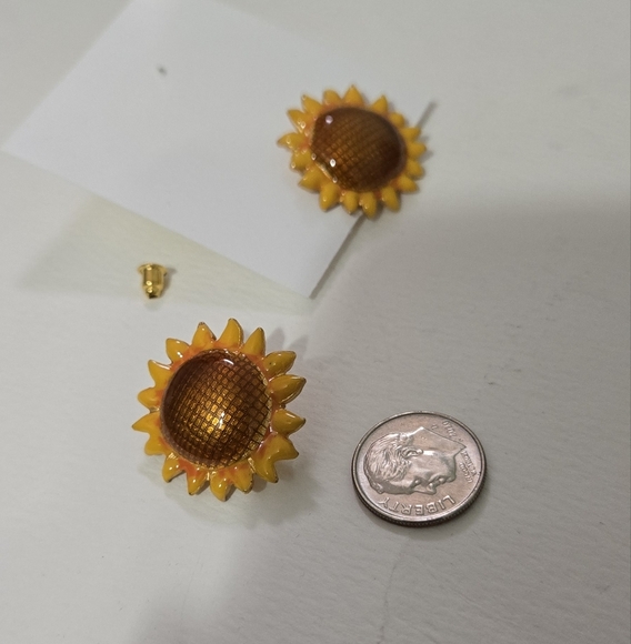 Sunflower Earrings in Yellow and Brown Vtg Enamel Sunflower Earrings - Picture 9 of 14
